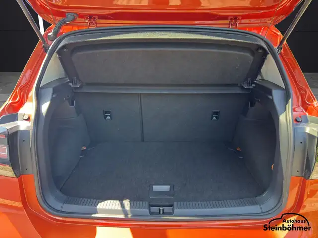 Volkswagen T-Cross view 6