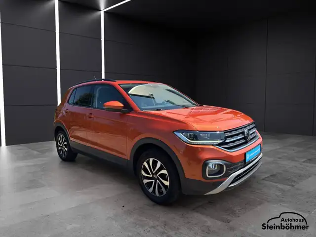 Volkswagen T-Cross view 9