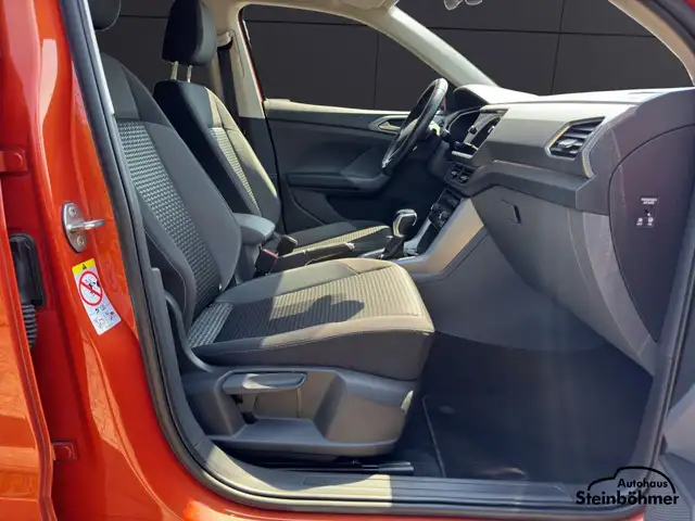Volkswagen T-Cross view 13