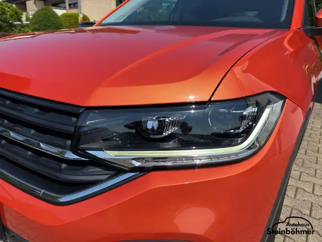 Volkswagen T-Cross view 11