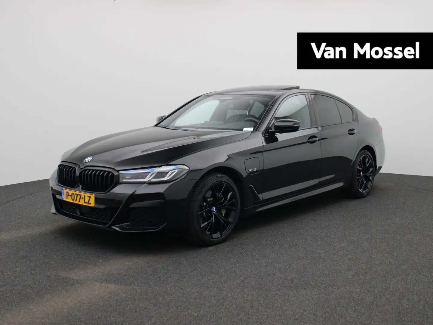 BMW 520 5-serie 520e Business M-Sport | Schuifdak | Trekha Zwart - 1