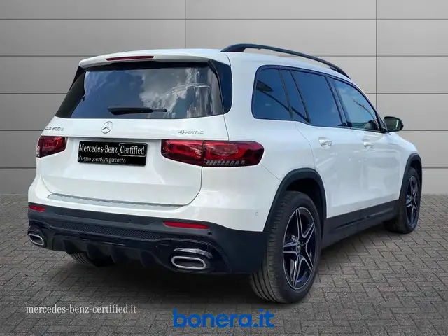 Mercedes-Benz GLB view 3