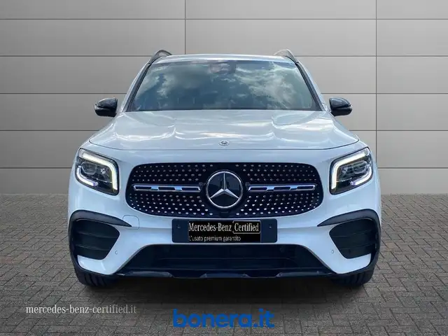 Mercedes-Benz GLB view 4