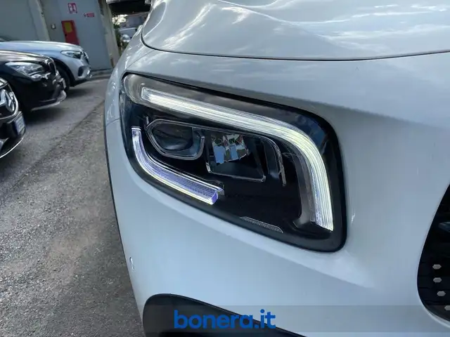 Mercedes-Benz GLB view 8