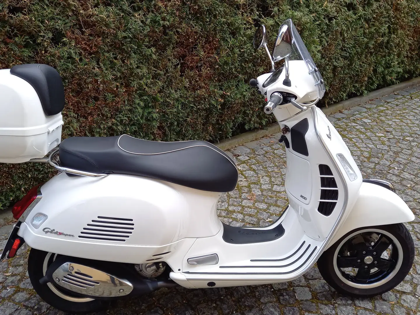Vespa GTS Super 300 ABS Euro4 Alb - 1