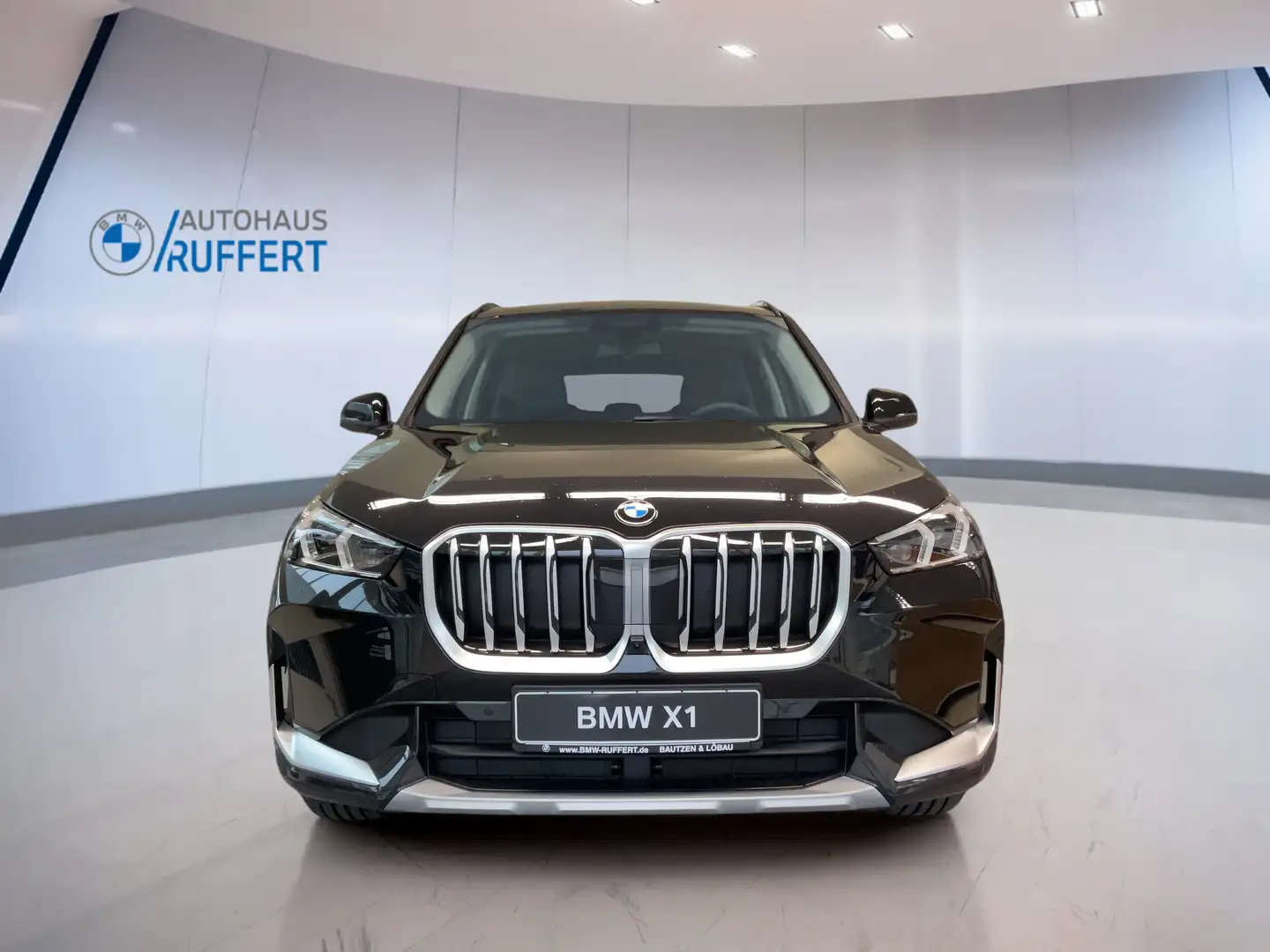 BMW X1 sDrive18i   xLine Head-Up HK HiFi DAB LED Schwarz - 2
