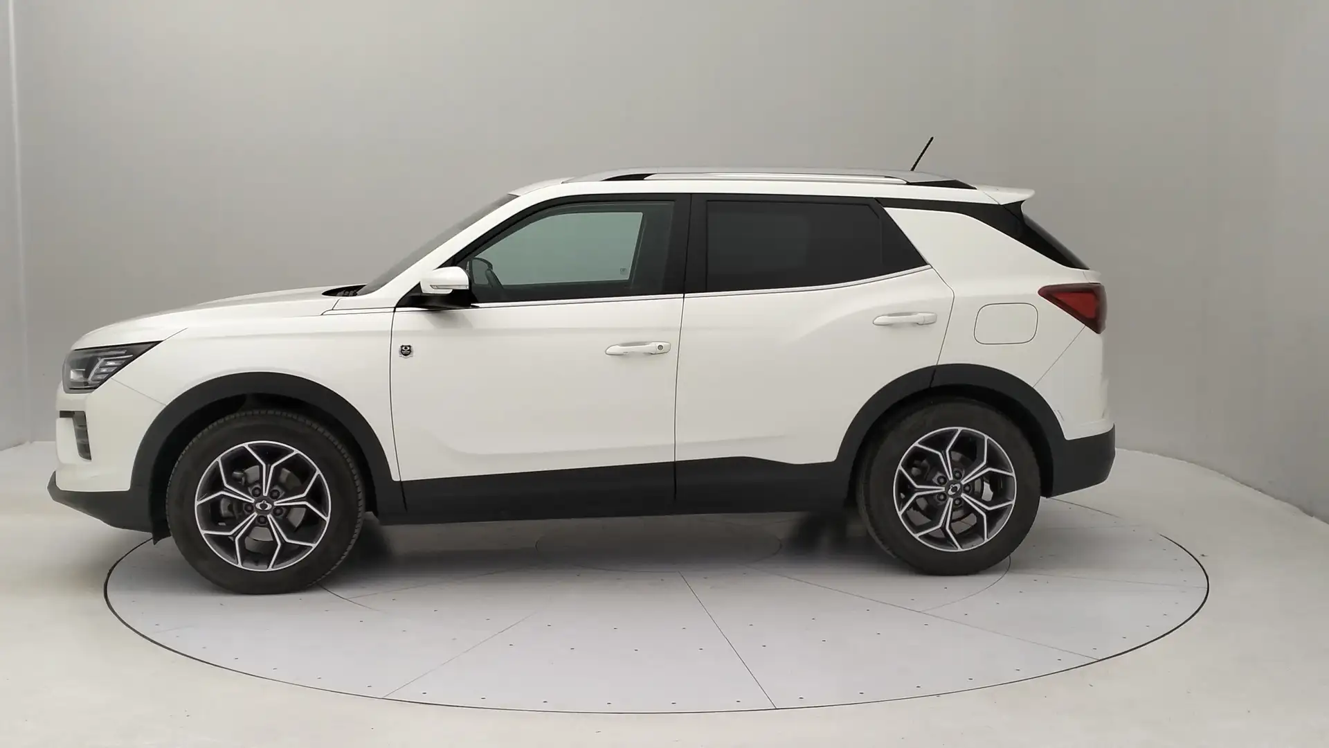 SsangYong Korando 1.5 GDI-Turbo Icon Weiß - 2