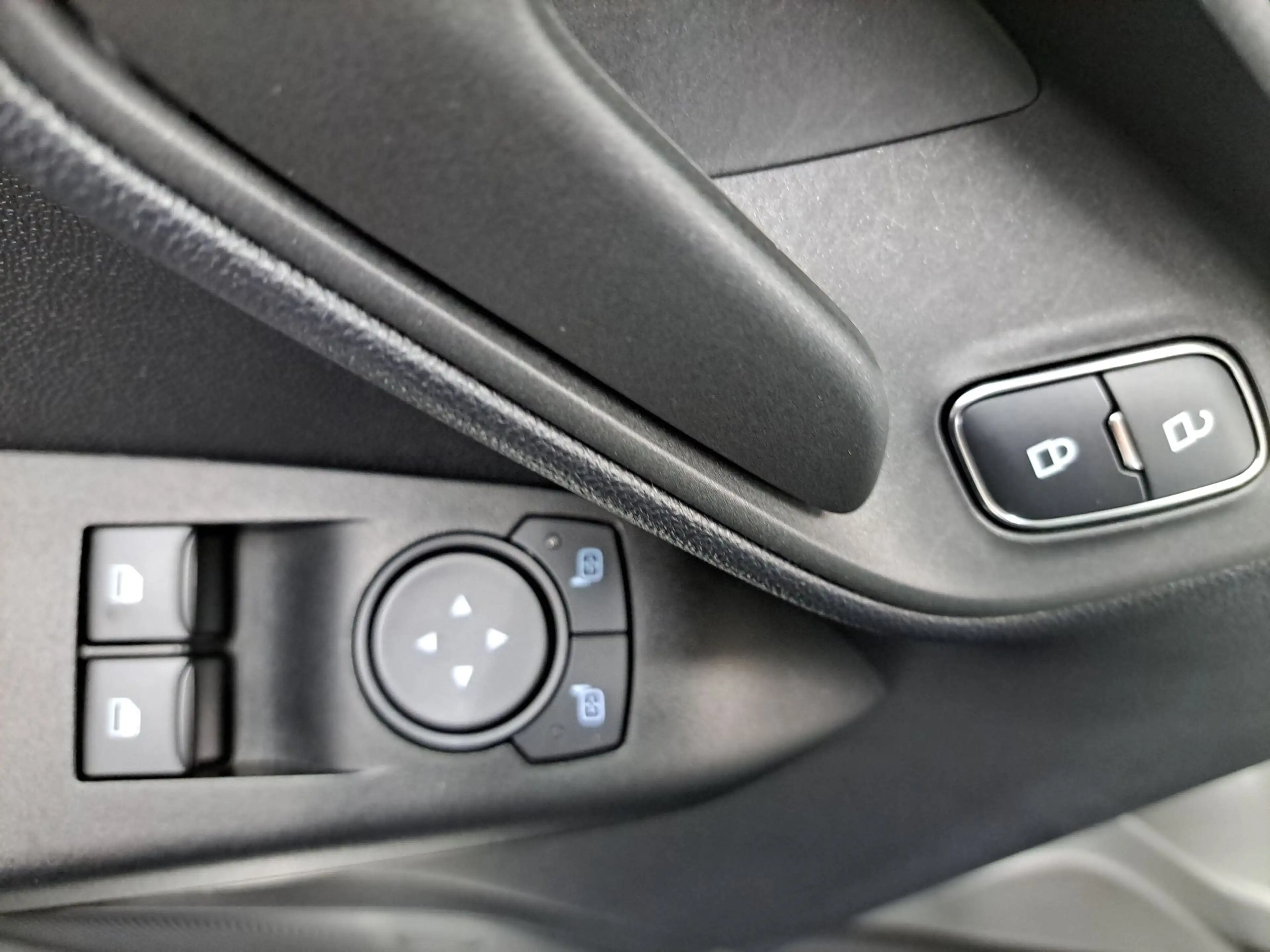 Ford Fiesta Cool & Connect NAVI LED RFK Temp. — photo 9
