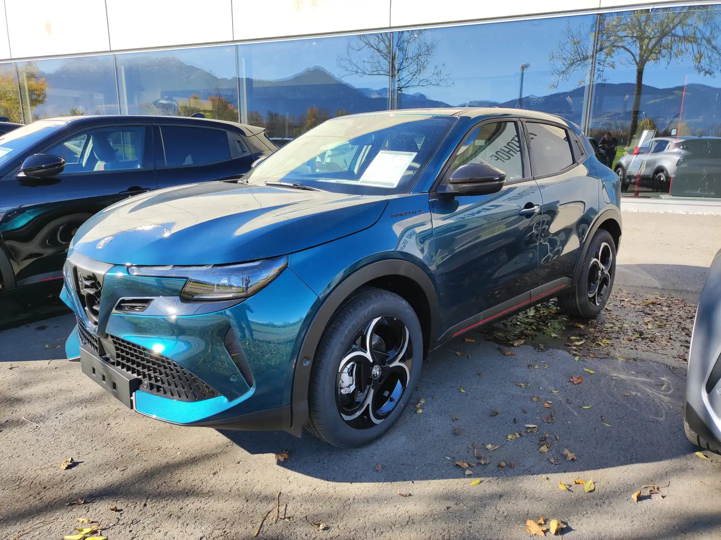 Alfa Romeo Junior Ibrida Speciale 1.2 MHEV e-DCT6 Blau - 1