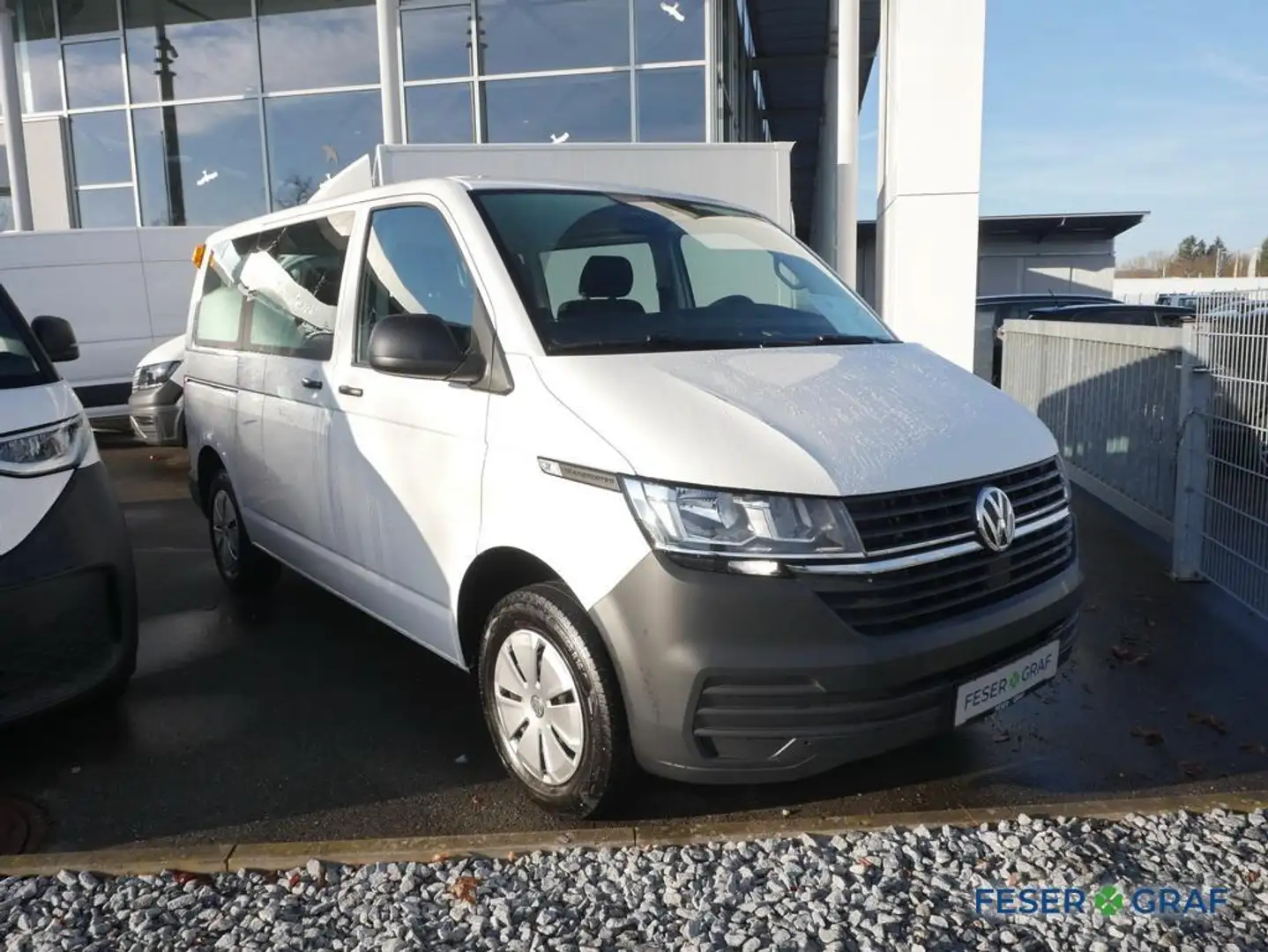 Volkswagen T6.1 Transporter 6.1 Kombi 2.0 l 81 kW TDI SCR Blue Weiß - 2