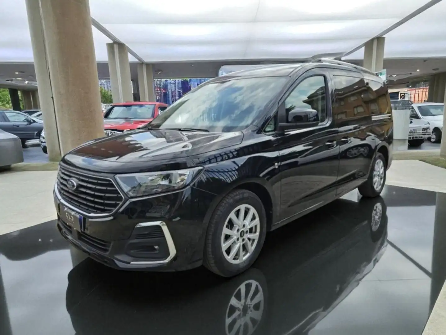 Ford Tourneo Connect Grand Tourneo Connect 2.0 EcoBlue 122 CV 7POSTI Schwarz - 2