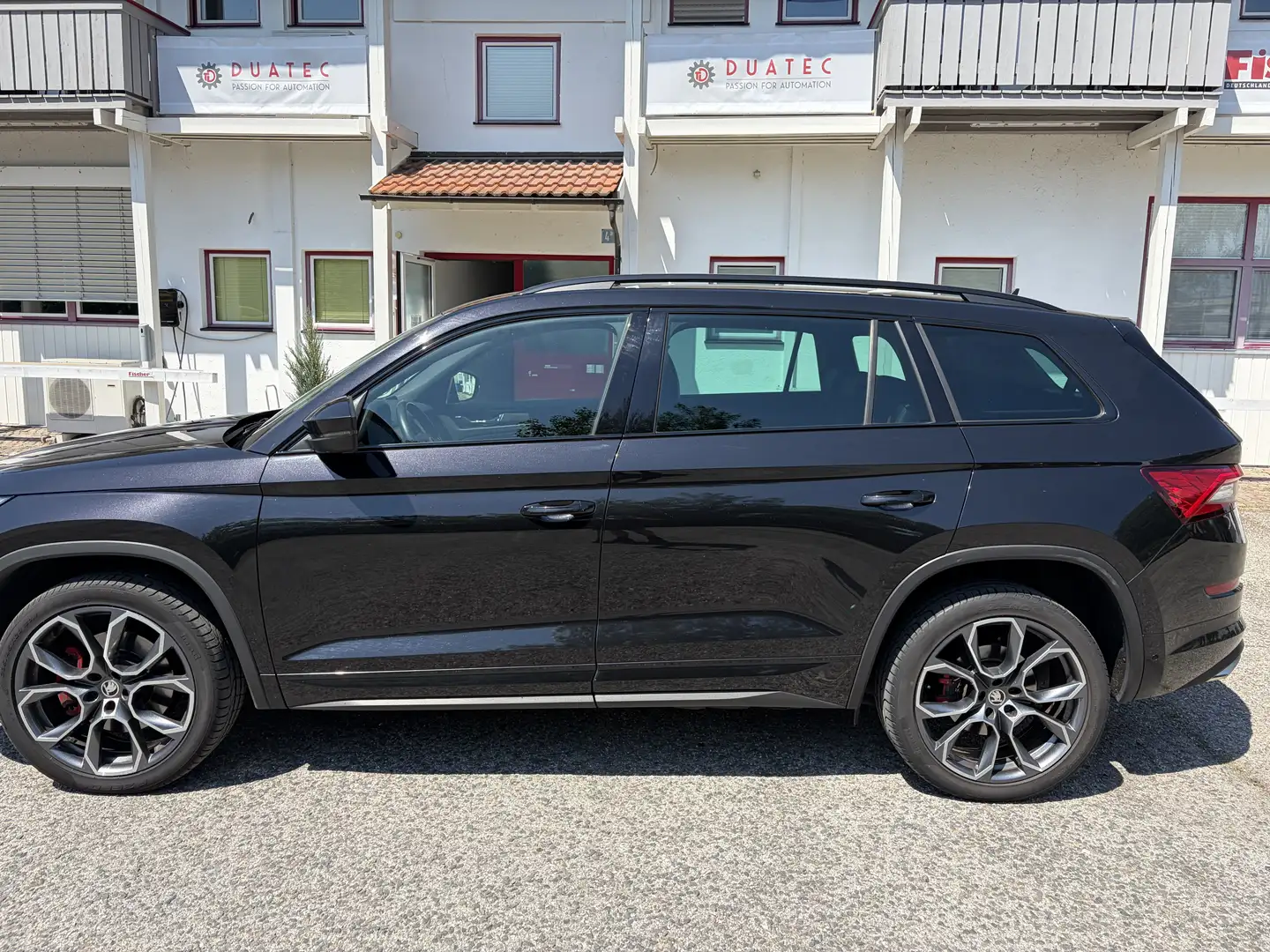 Skoda Kodiaq 2,0 TDI SCR 4x4 RS 7 Sitze DSG Schwarz - 2