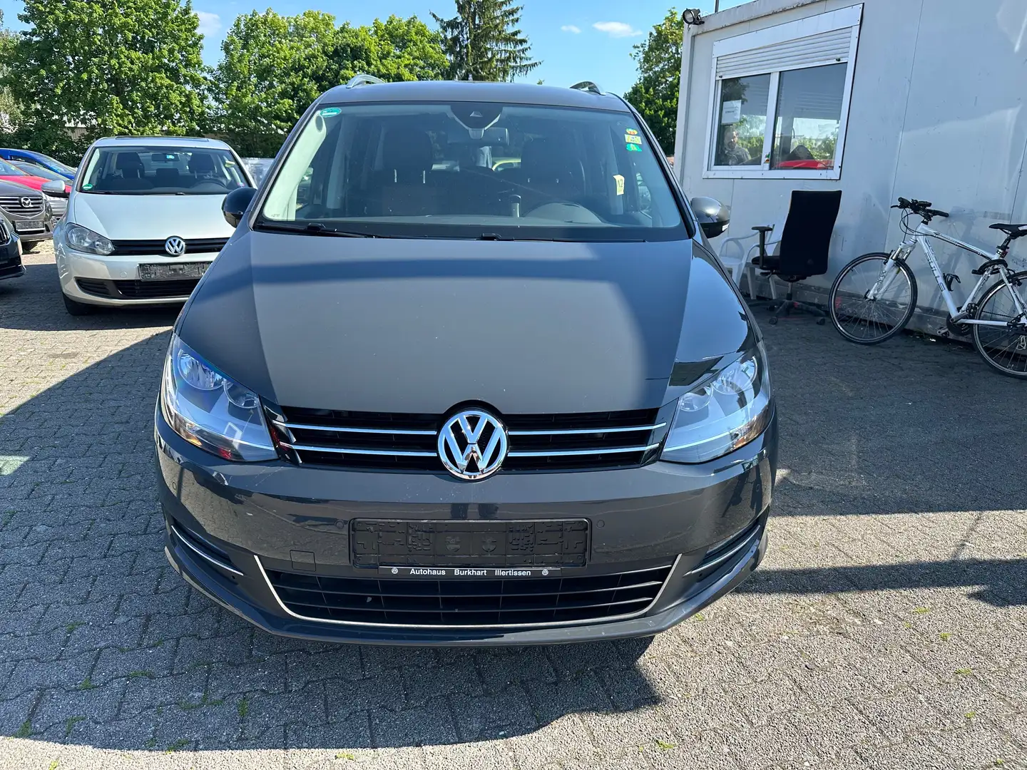 Volkswagen Sharan 2.0 TSI DSG Highline Grau - 1