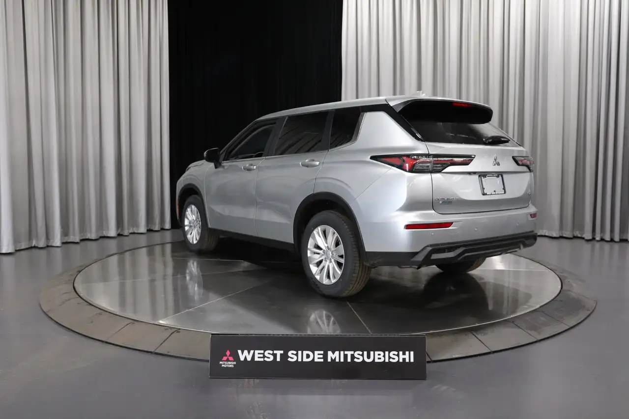 Mitsubishi Outlander снимка Mitsubishi Outlander