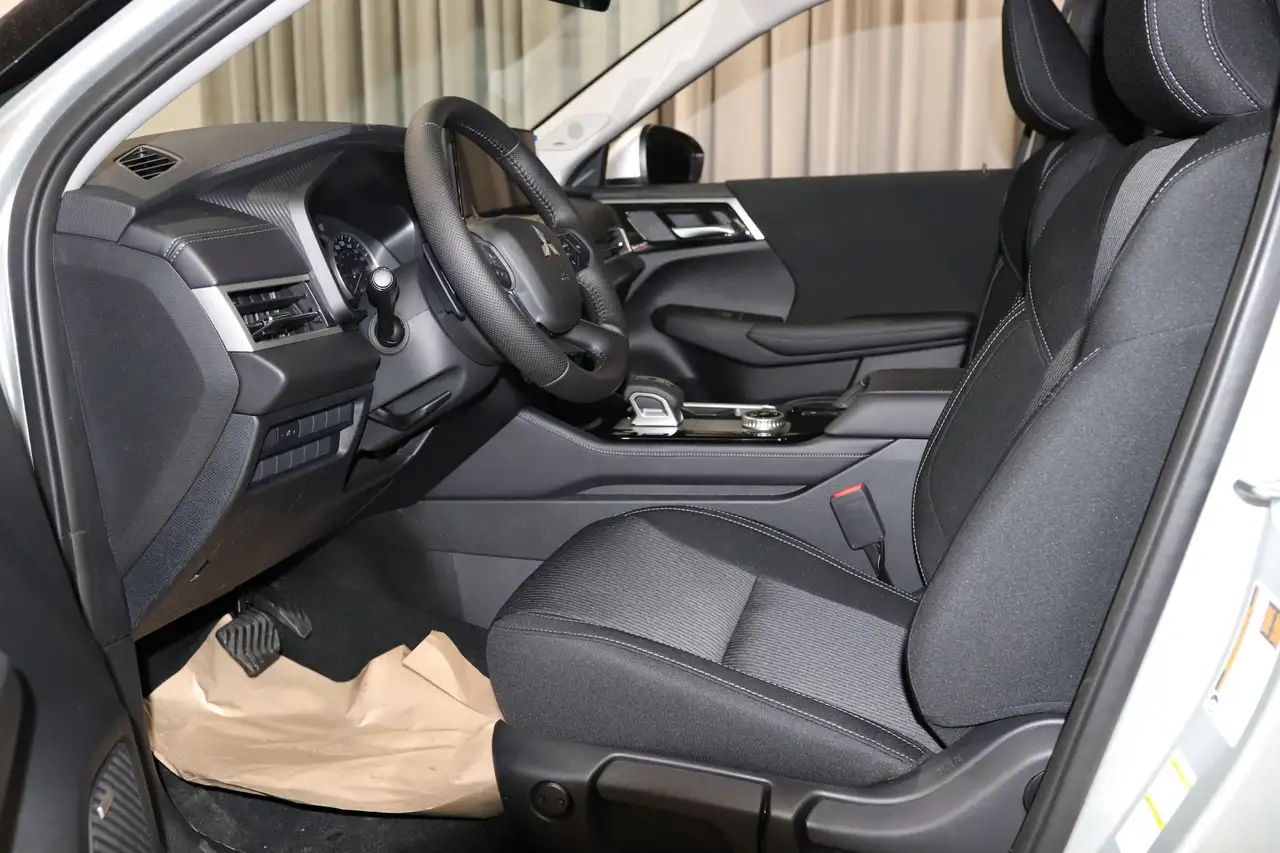Mitsubishi Outlander снимка Mitsubishi Outlander