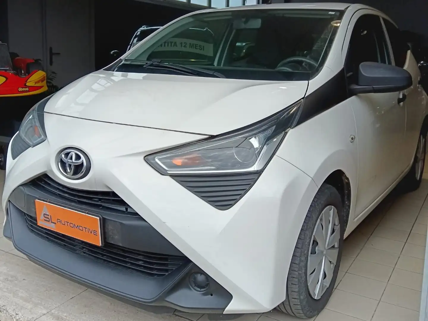 Toyota Aygo 1.0 72 cv benzina x-fun 5p Blanc - 2