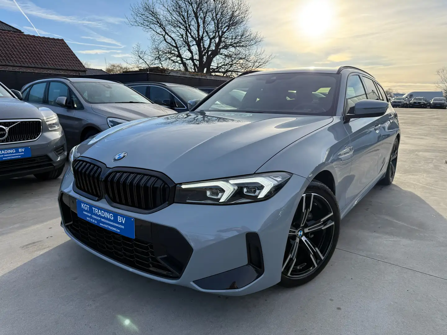 BMW 318 iA AUTOMAAT M-PACK FULL LED LEDER NAVI CARPLAY DAB Gri - 1