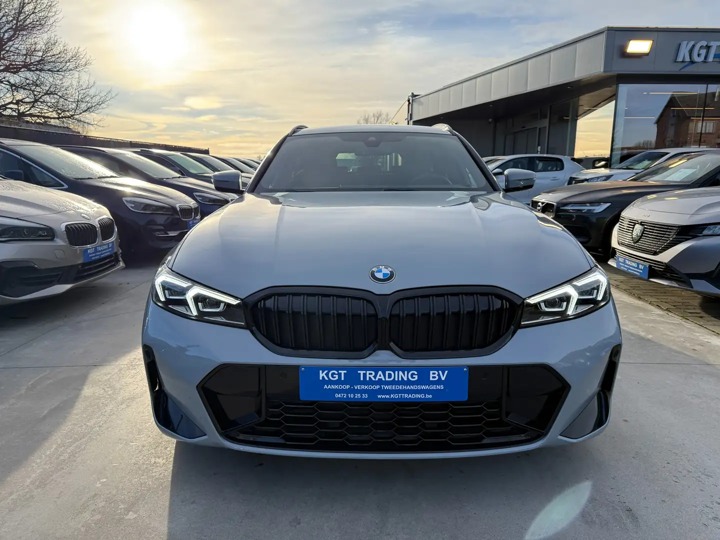 BMW 318 iA AUTOMAAT M-PACK FULL LED LEDER NAVI CARPLAY DAB Gri - 2