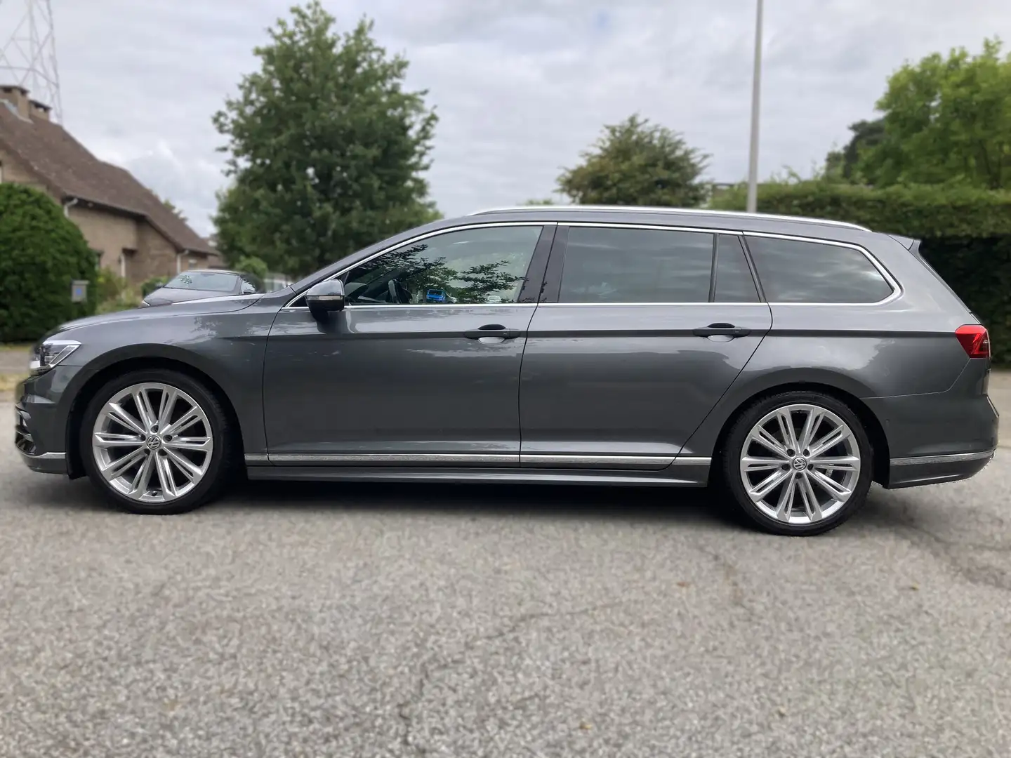 Volkswagen Passat Variant Passat Variant 1.8 TSI R line DSG Highline Grijs - 2
