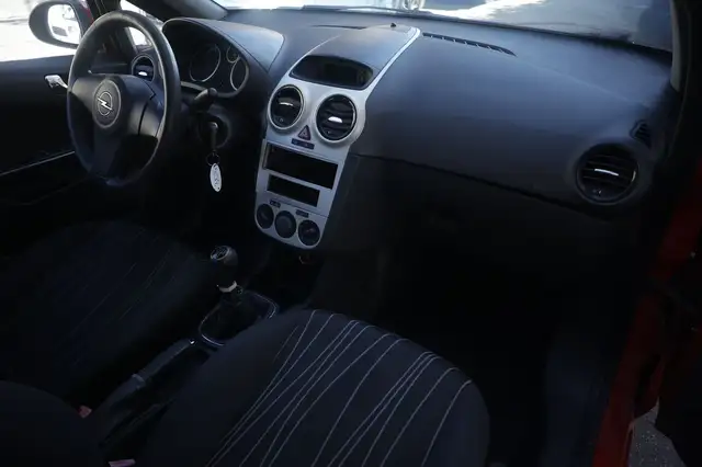 Opel Corsa view 8