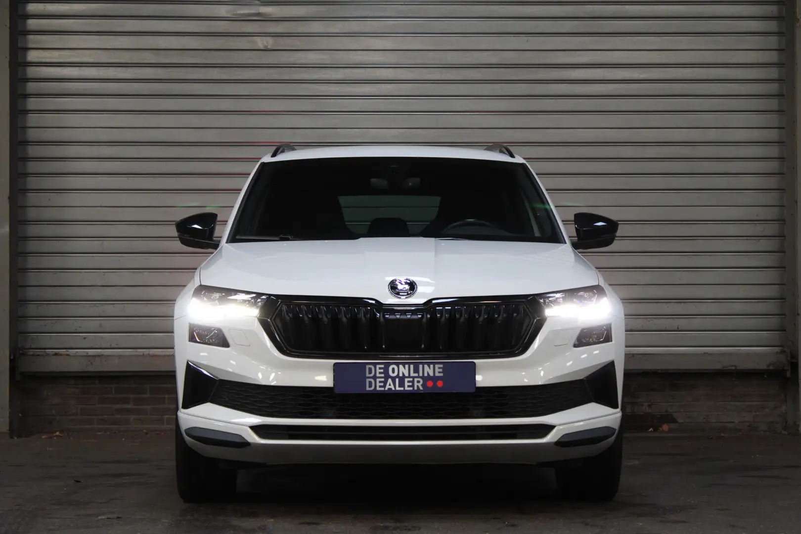 Skoda Karoq 1.5 TSI 150PK AUT Sportline |LED|Carplay|Stoel&Stu Wit - 2