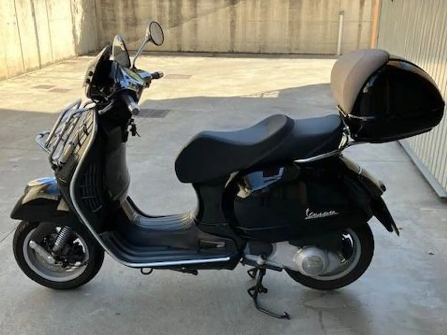 Vespa GTS 250ie ABS Schwarz - 2