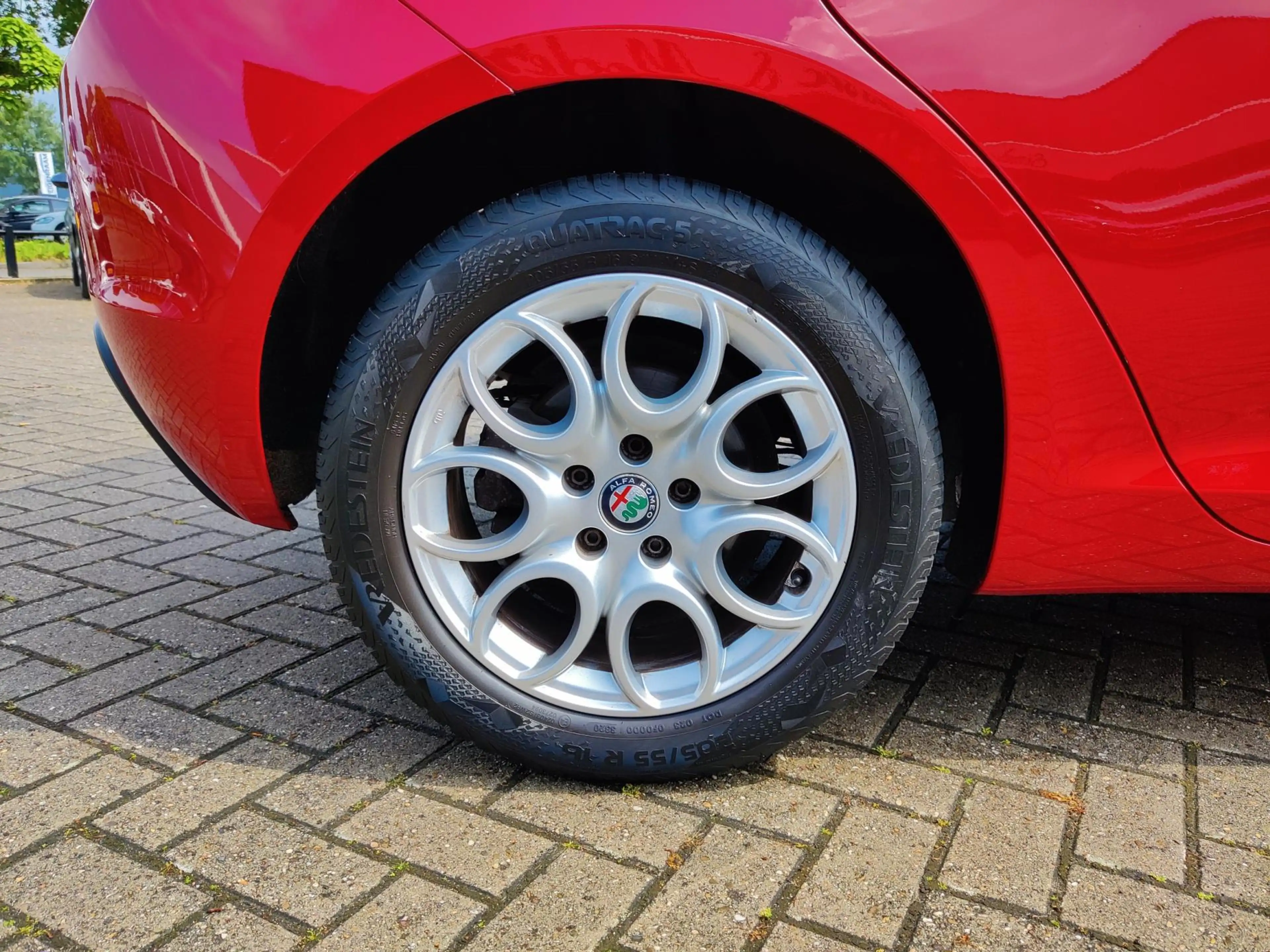 Alfa Romeo Giulietta 1.4 Turbo Super — photo 9
