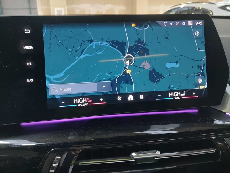BMW X1 sDrive 18i M Sport Pano HUD DrivingPro 360°Ka — photo 15