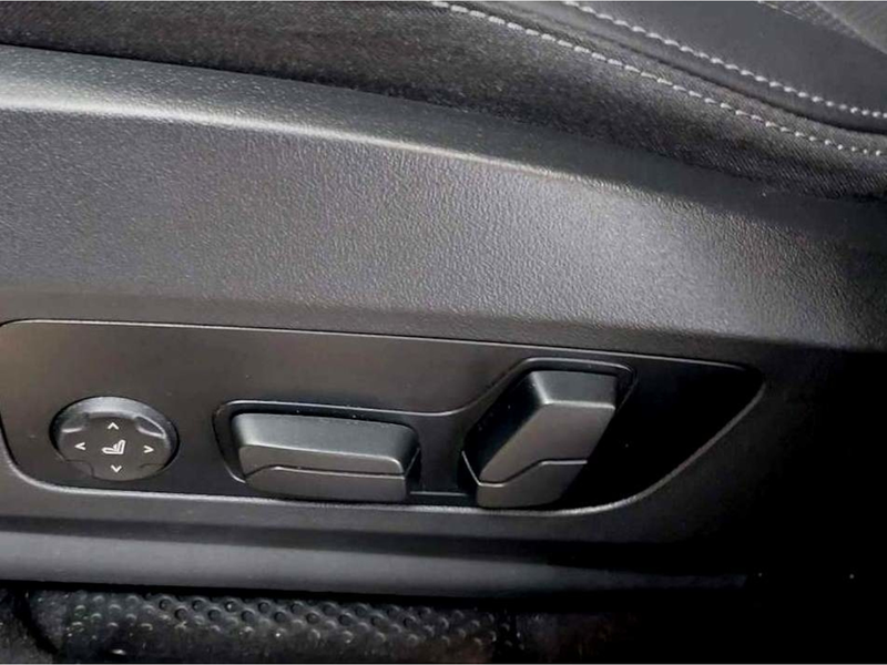 BMW X1 sDrive 18i M Sport Pano HUD DrivingPro 360°Ka — photo 13