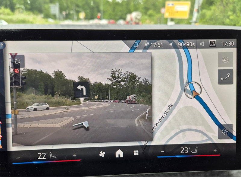 BMW X1 sDrive 18i M Sport Pano HUD DrivingPro 360°Ka — photo 9