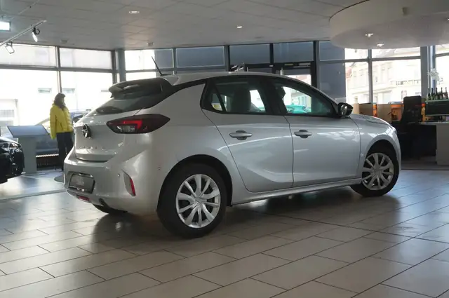 Opel Corsa view 9