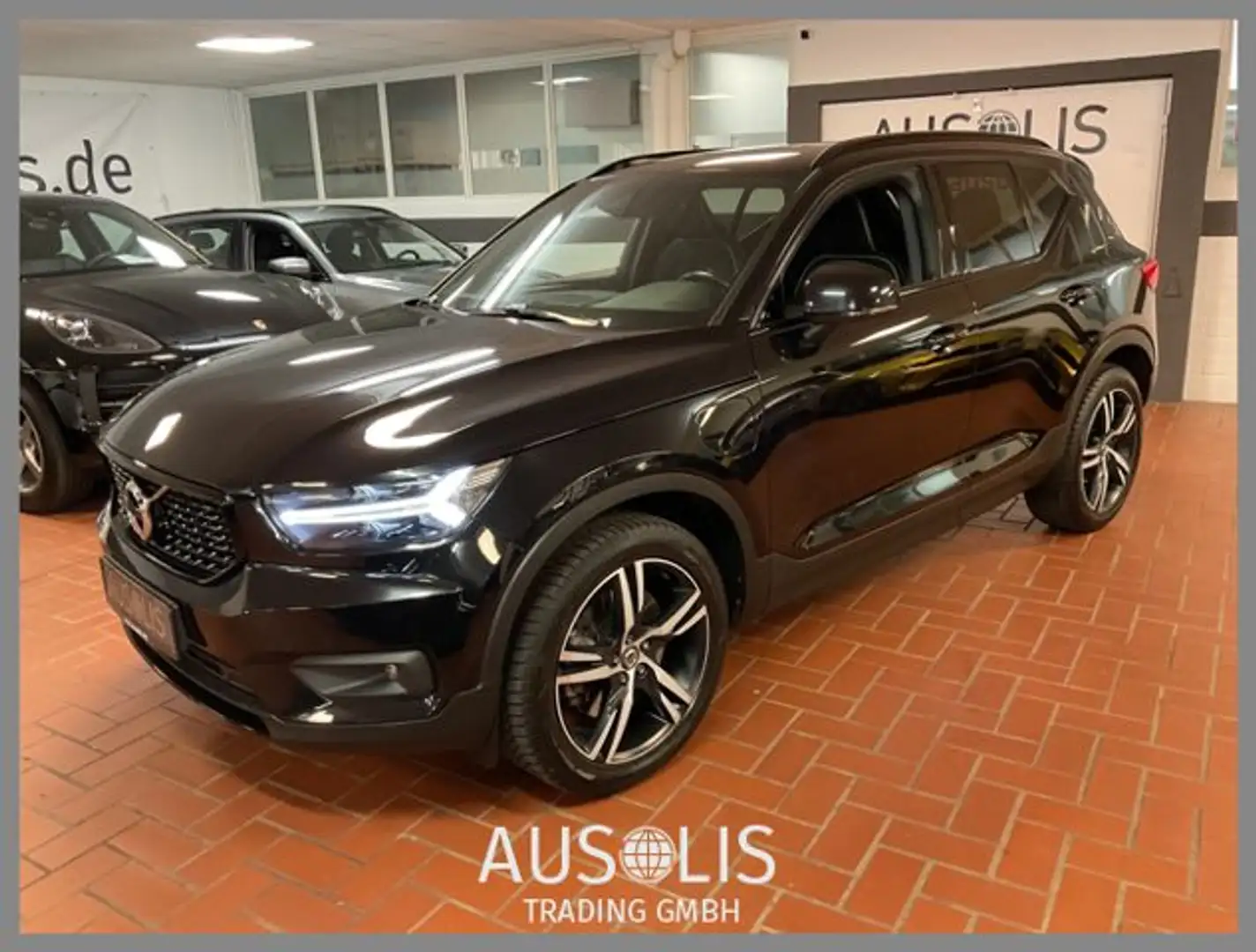 Volvo XC40 R-Design PHEV LED,Navi,Rückfahrkamera Schwarz - 1