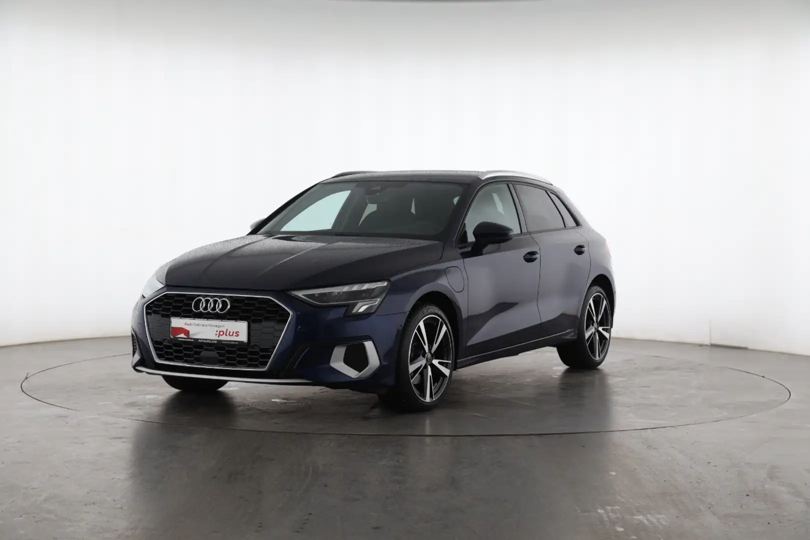 Audi A3 Sportback 40 TFSI e advanced Blau - 2