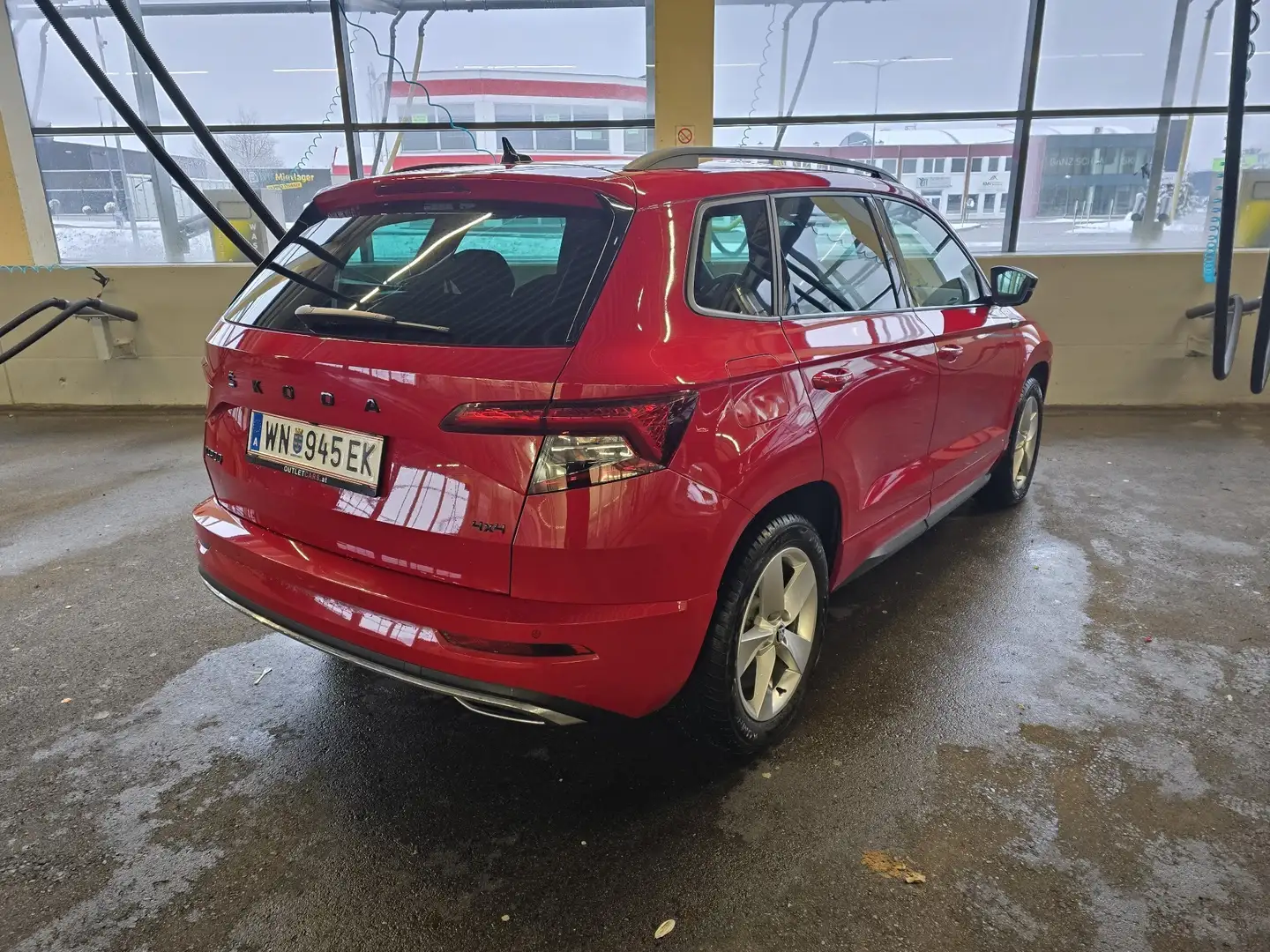 Skoda Karoq 2,0 TDI SCR 4x4 Sportline DSG Rot - 2