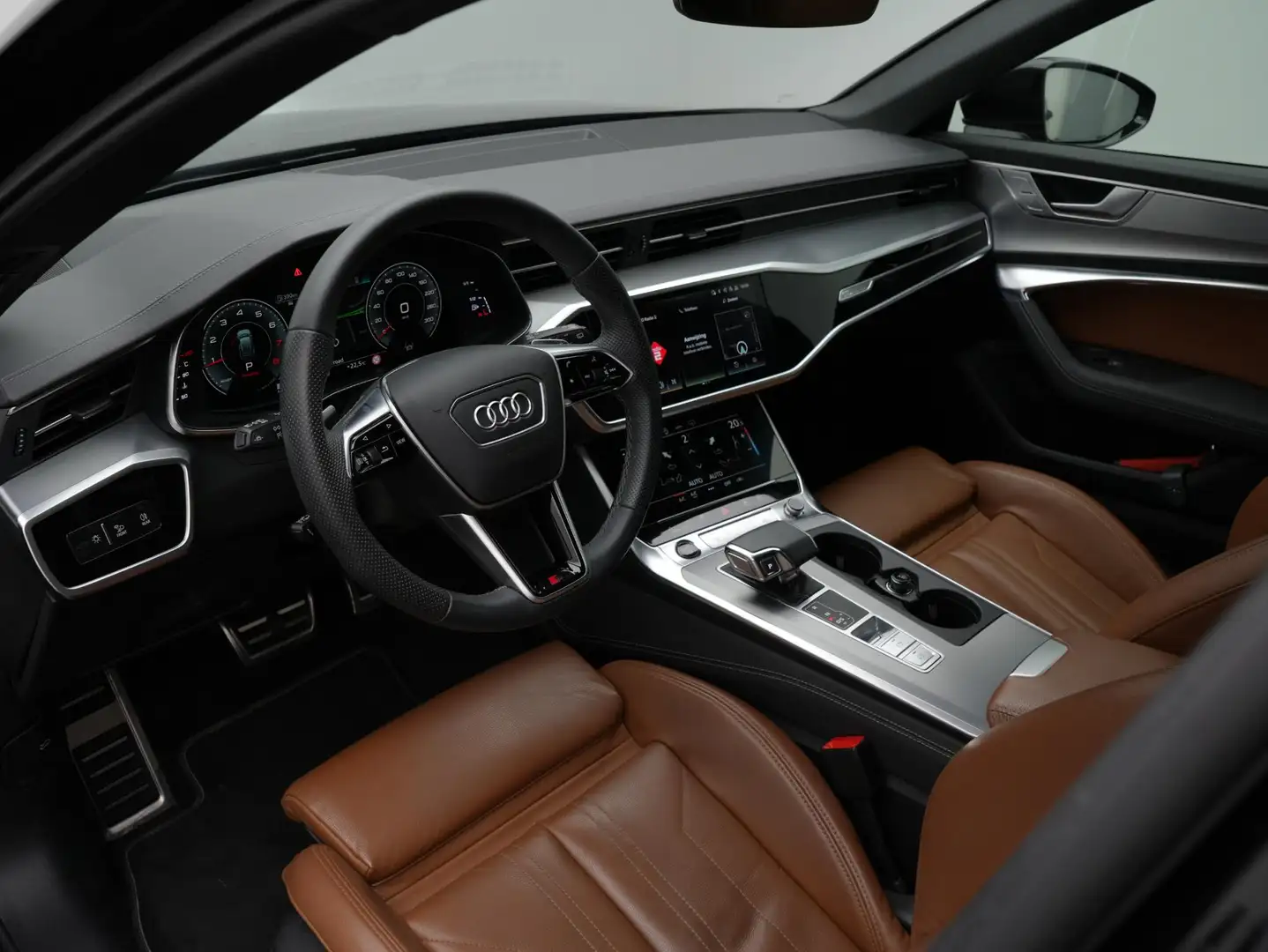 Audi A6 Avant 40 TFSI 204 pk S-tronic S edition / S-Line | Zwart - 2