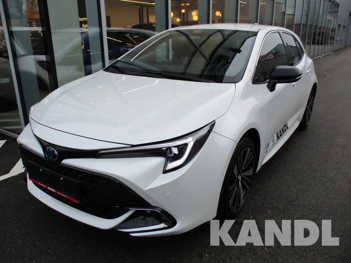 Toyota Corolla 1.8 Hybrid Active Drive LED+SHZ+Kam.+PDC Weiß - 1