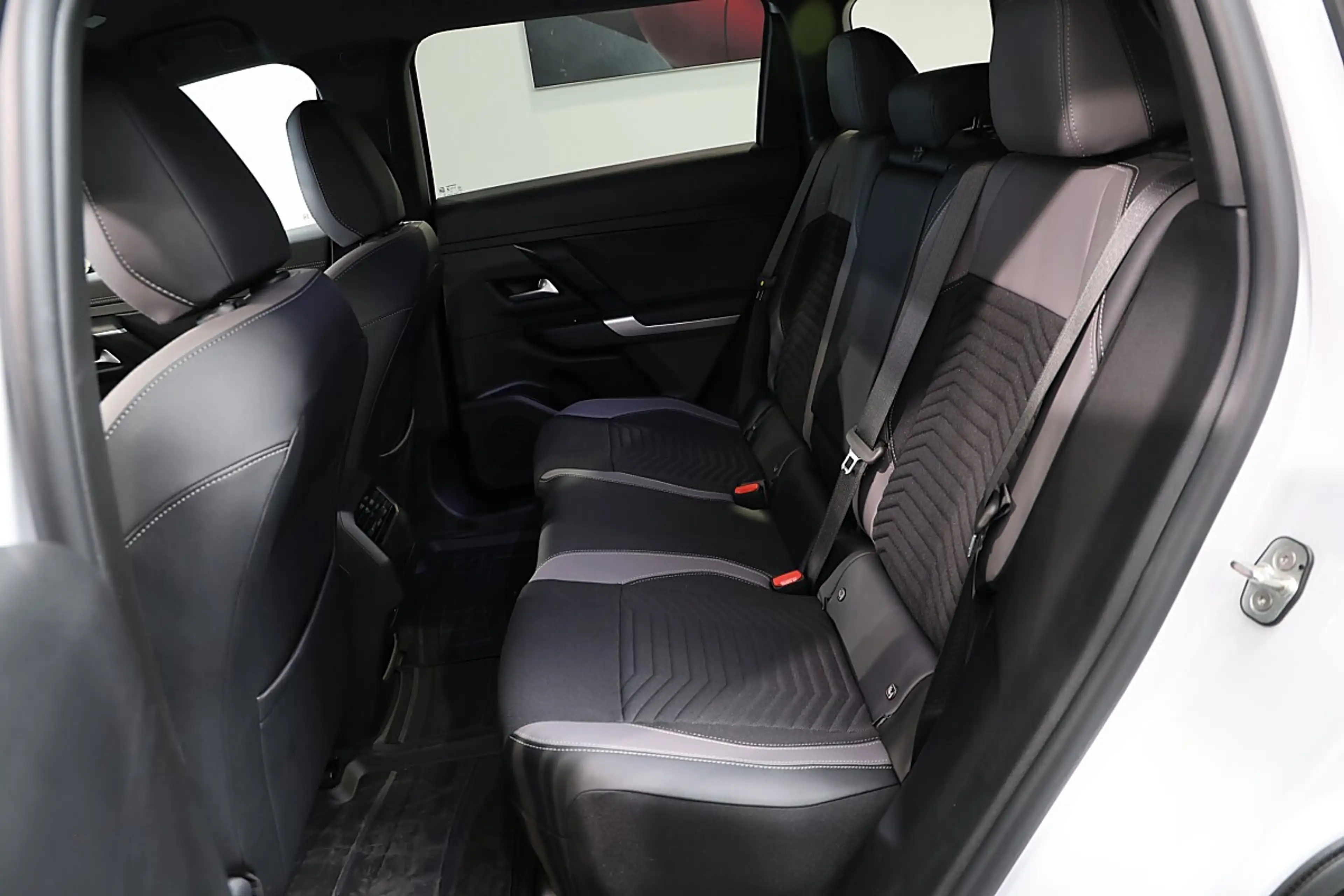 Jeep Compass BEV 74kWh First Edition — photo 13