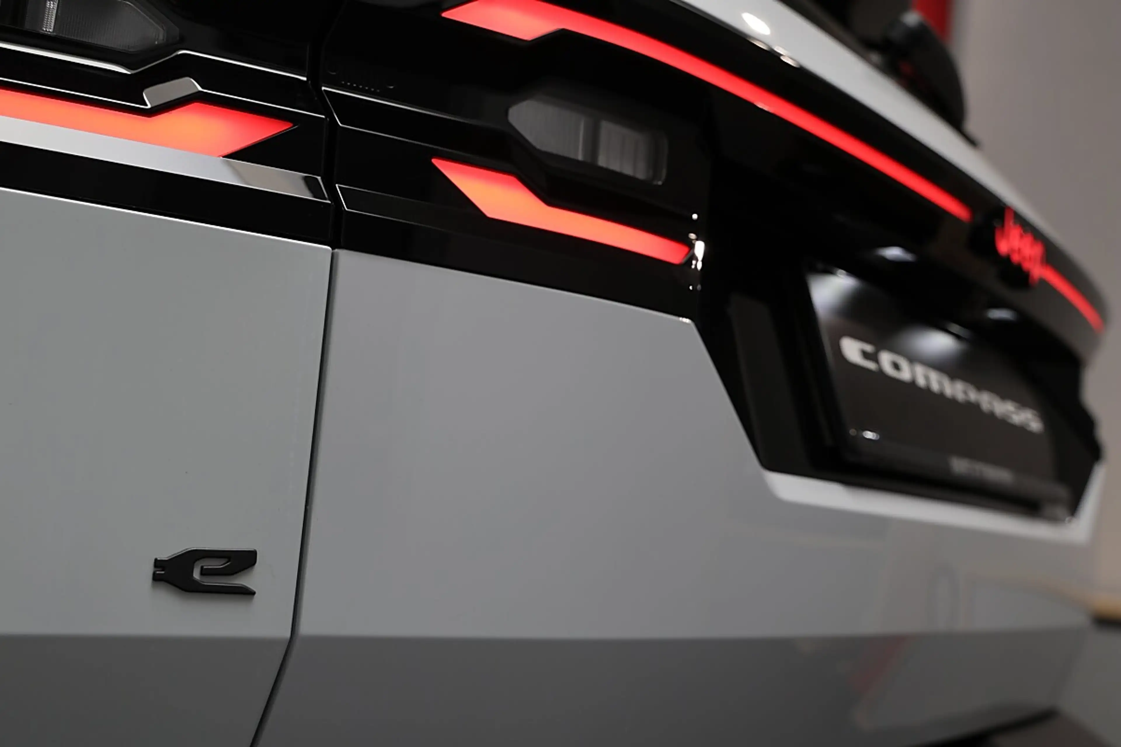 Jeep Compass BEV 74kWh First Edition — photo 10