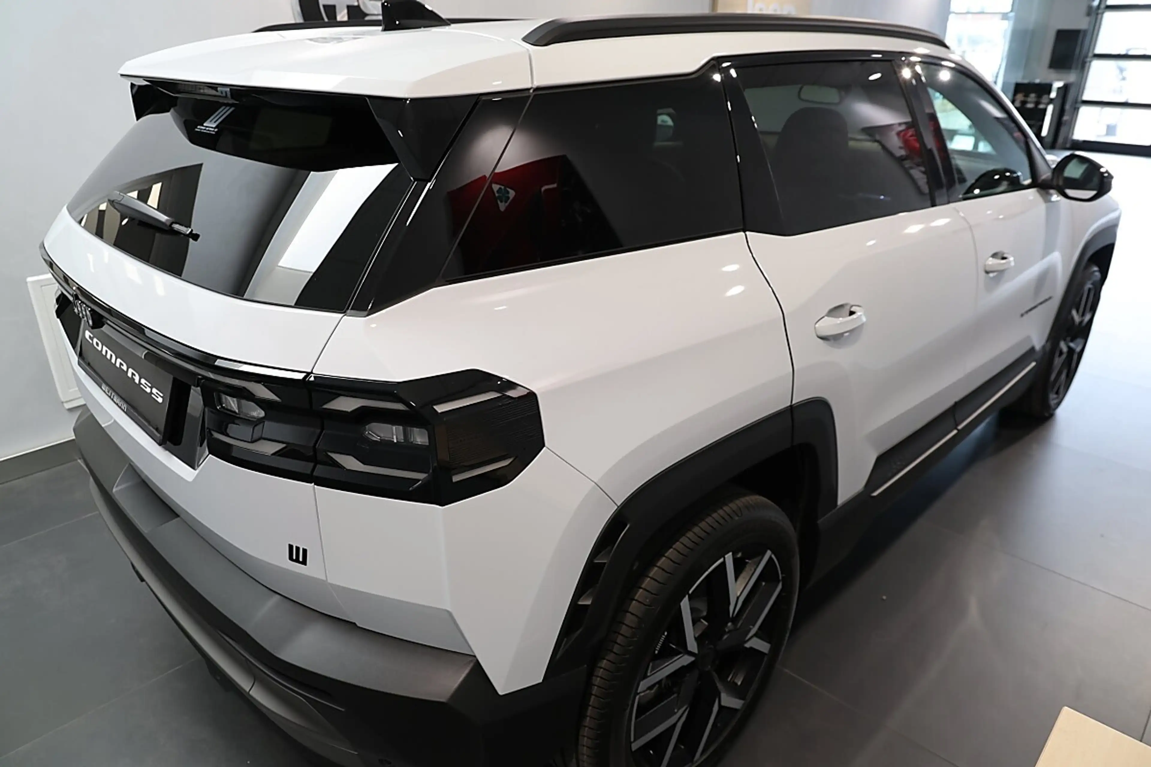Jeep Compass BEV 74kWh First Edition — photo 5
