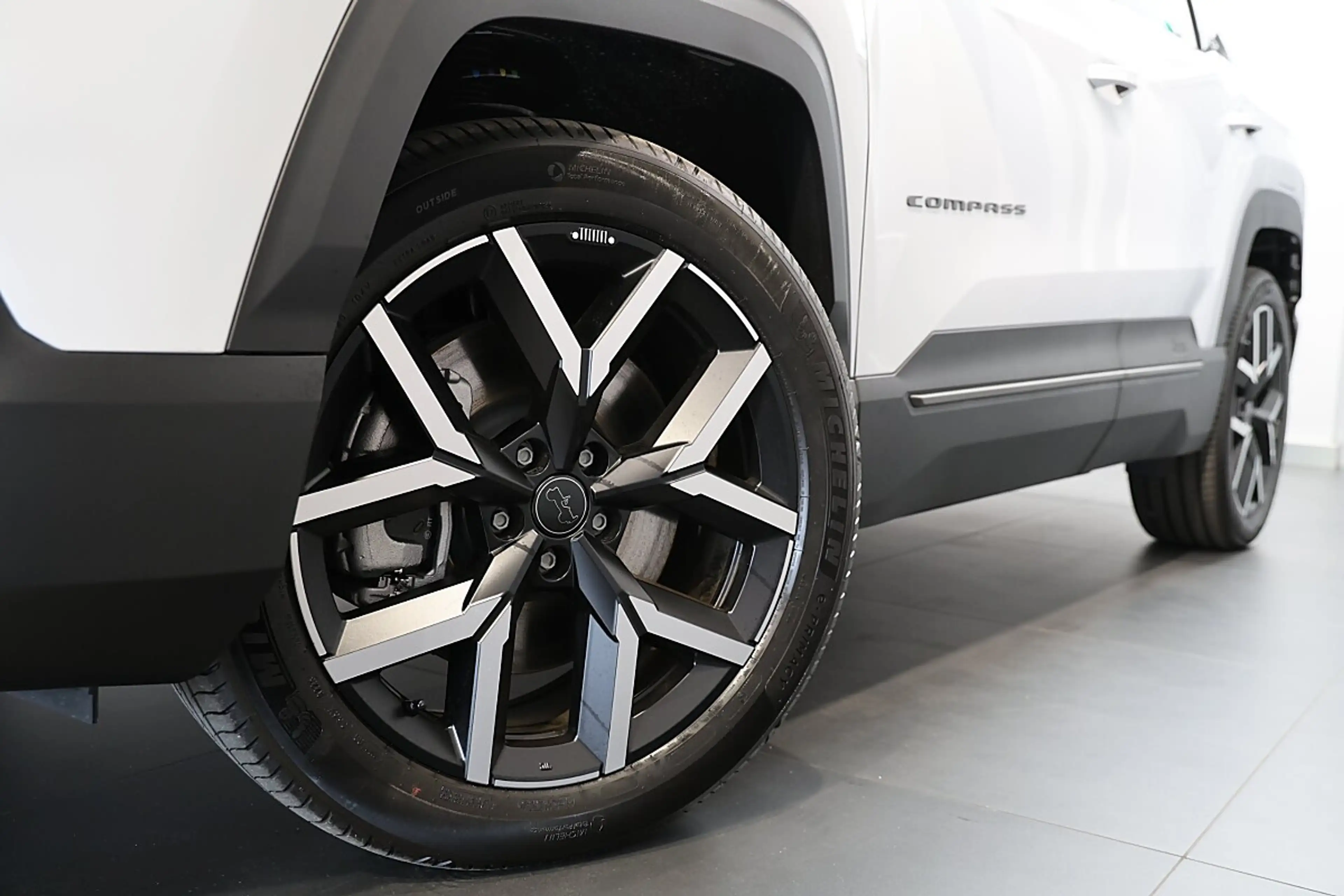 Jeep Compass BEV 74kWh First Edition — photo 3
