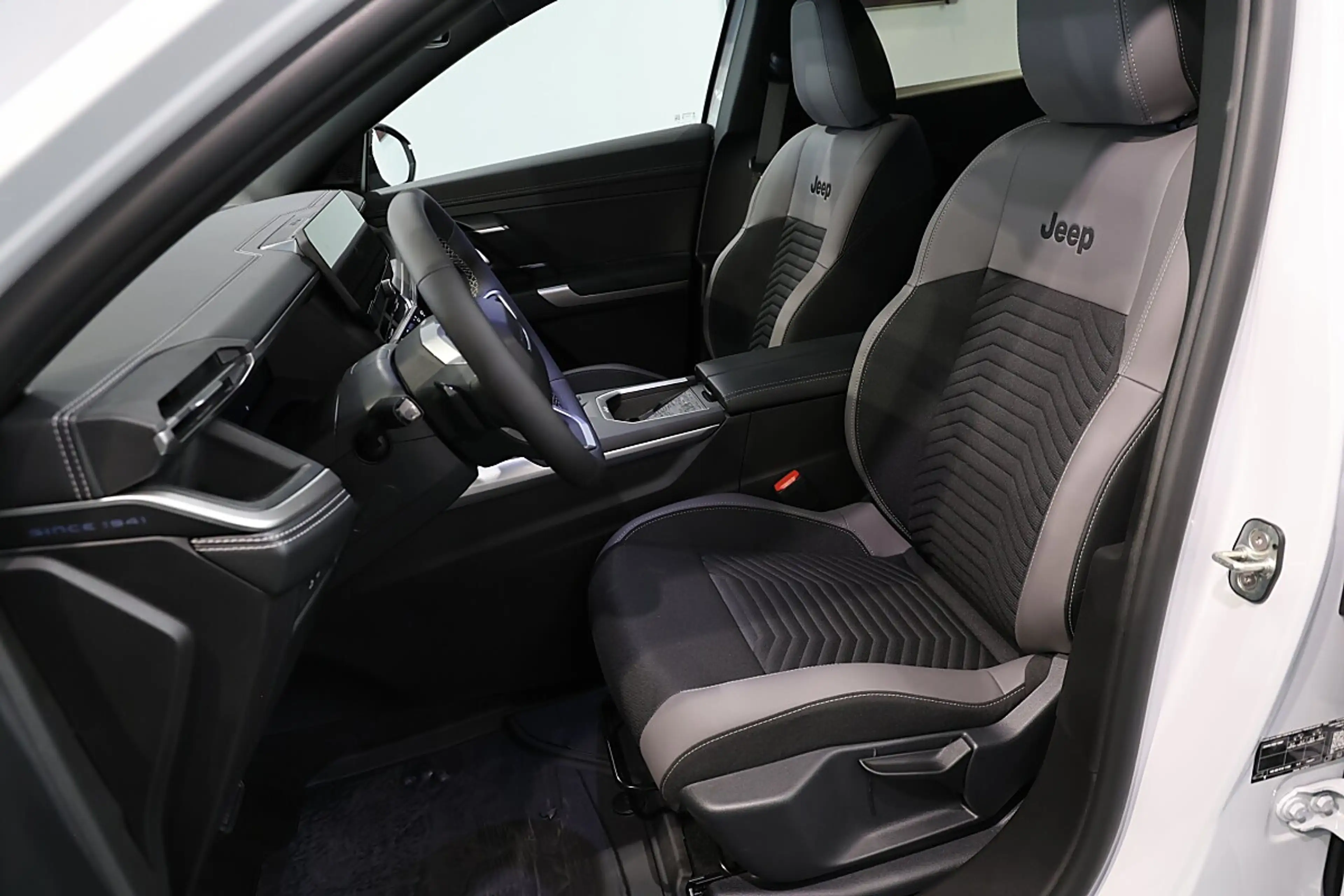 Jeep Compass BEV 74kWh First Edition — photo 11