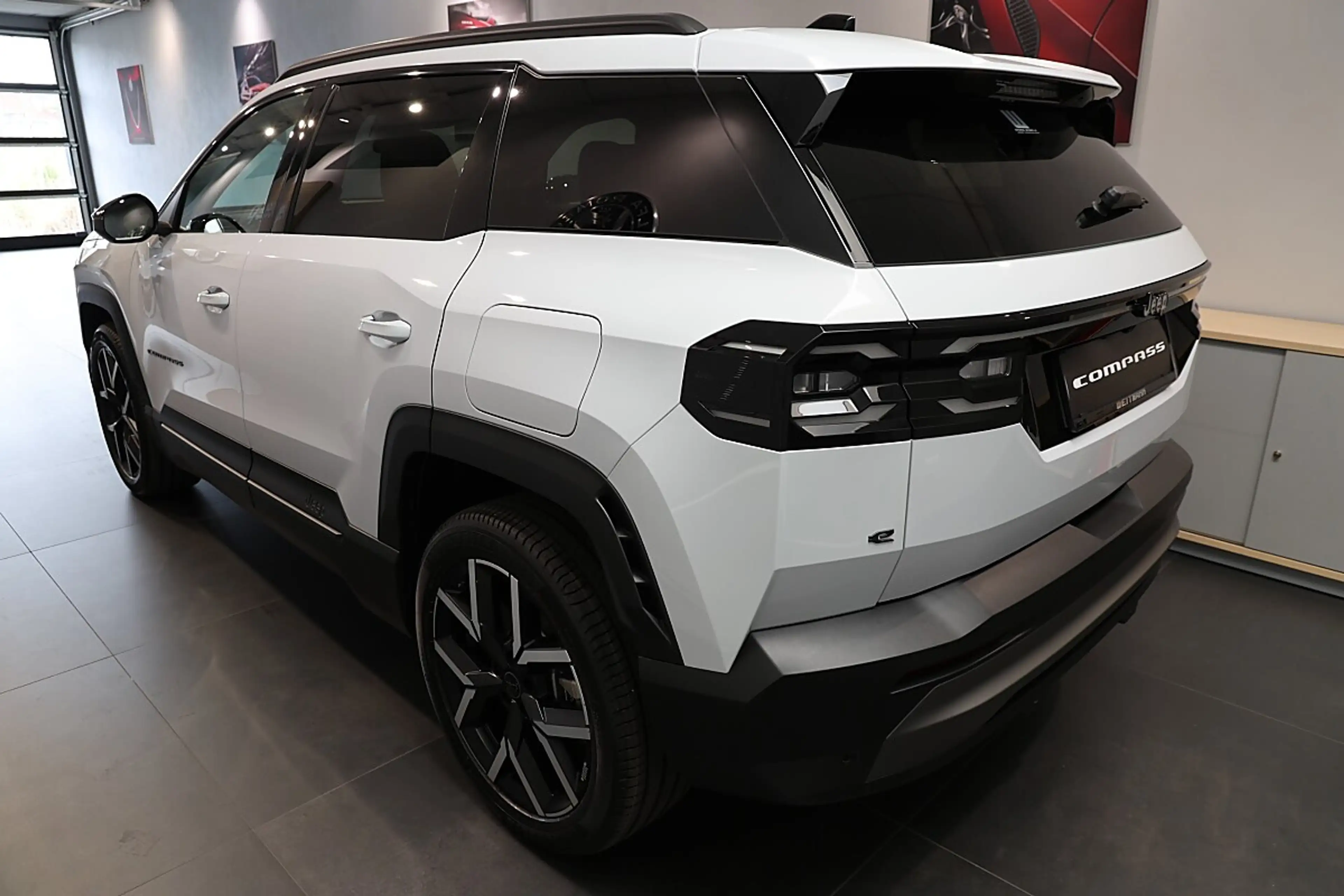 Jeep Compass BEV 74kWh First Edition — photo 4