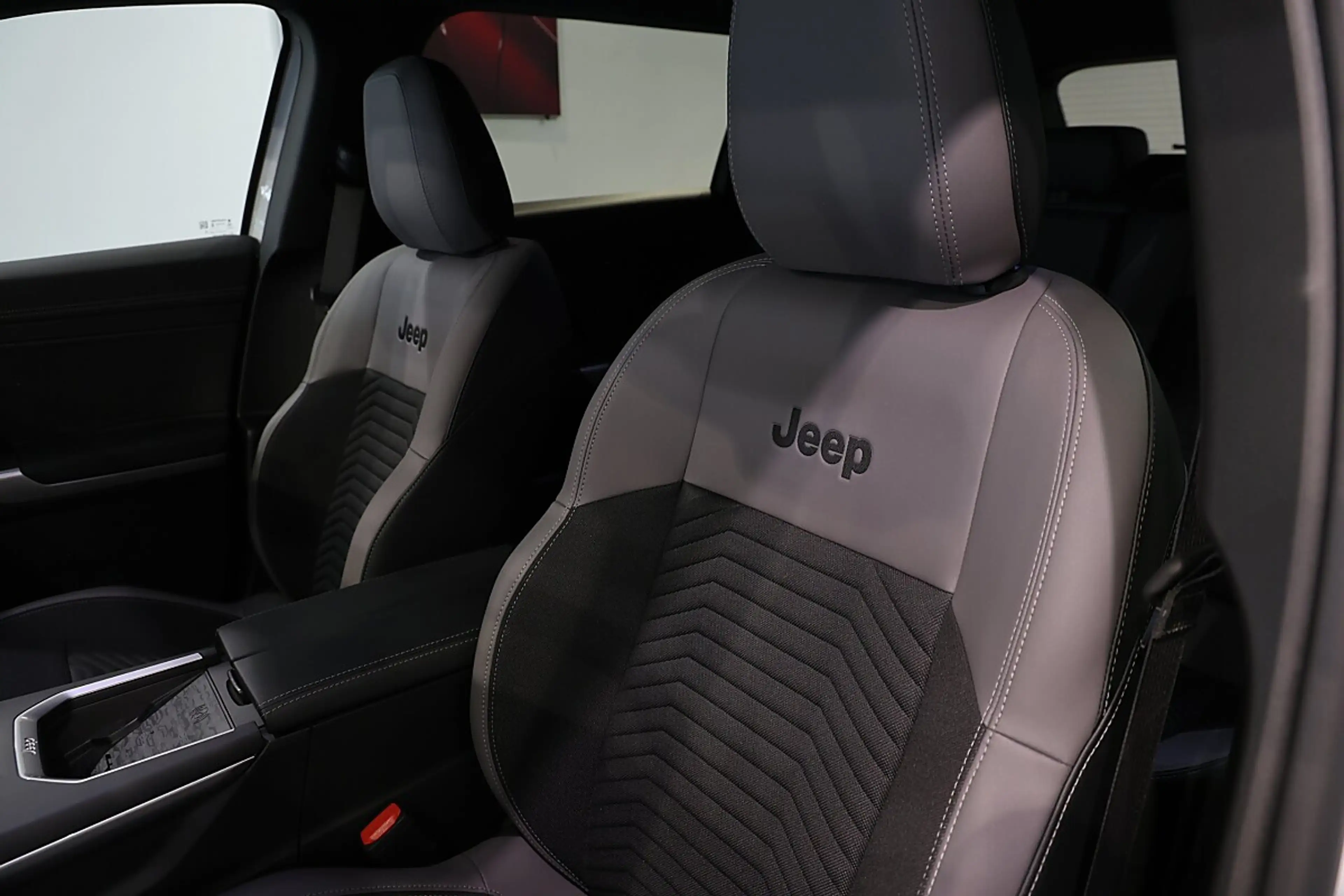 Jeep Compass BEV 74kWh First Edition — photo 12