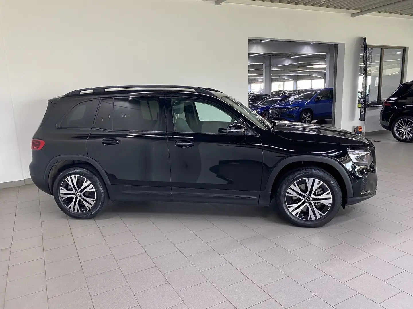 Mercedes-Benz GLB 220 4M PRO+NIGHT+LED+PREMIUM NAV+KAM+TOTWINK Schwarz - 2
