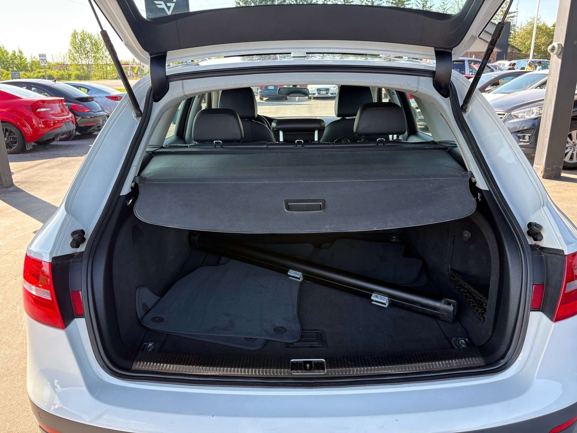 2014 Audi Allroad Komfort I 2 SETS OF TIRES ON RIMS I CERTIFIED thumb 13