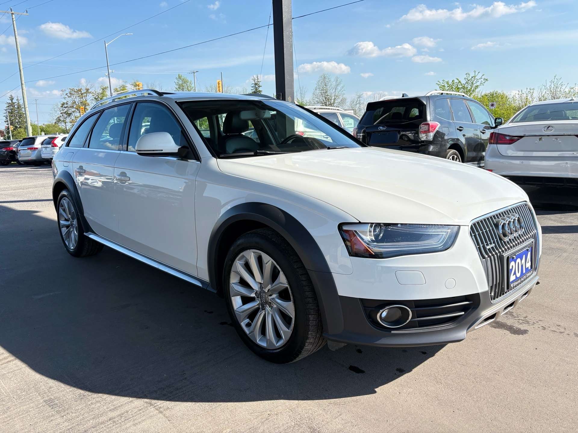 2014 Audi Allroad Komfort I 2 SETS OF TIRES ON RIMS I CERTIFIED alt 2