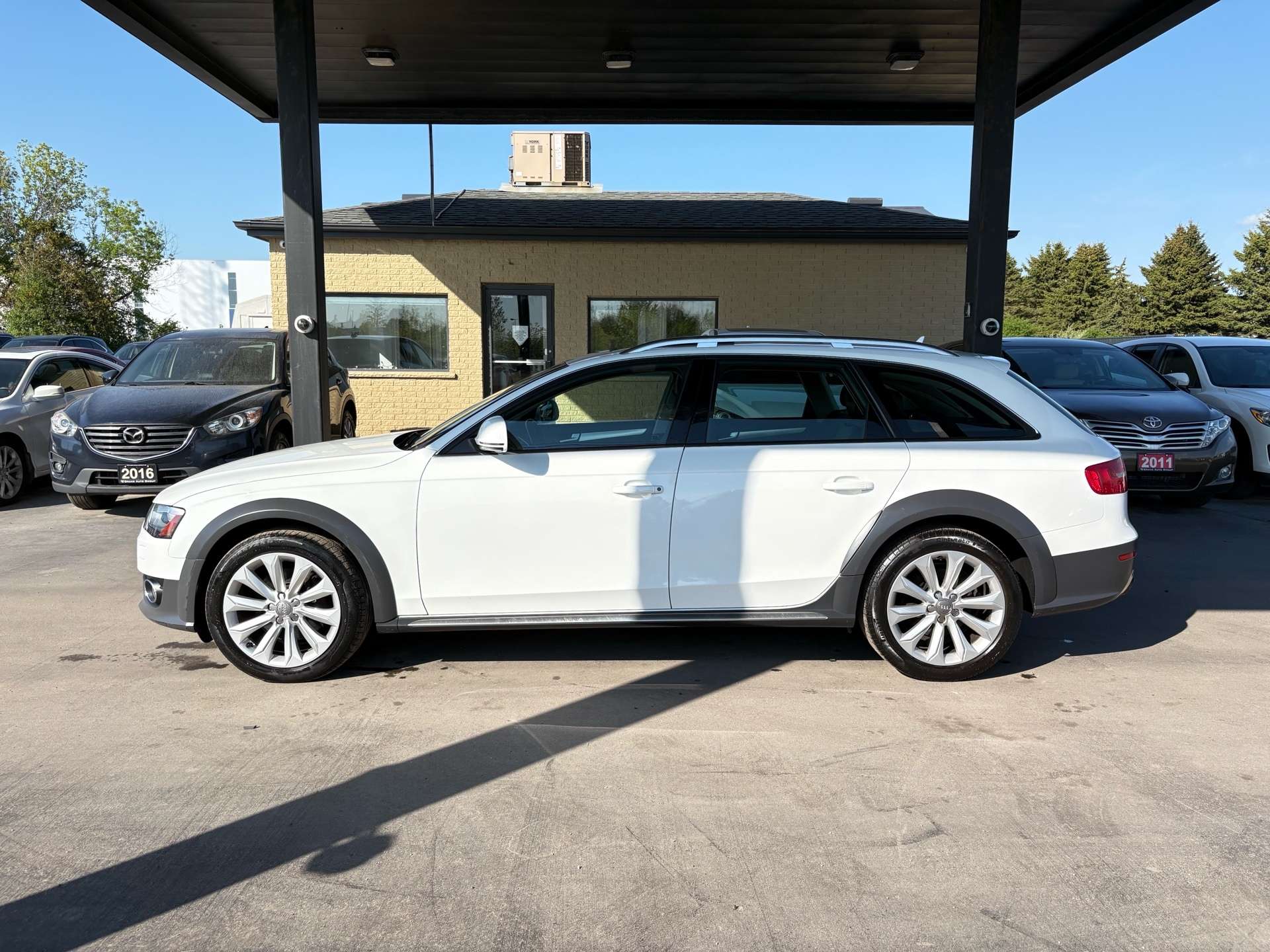 2014 Audi Allroad Komfort I 2 SETS OF TIRES ON RIMS I CERTIFIED thumb 7
