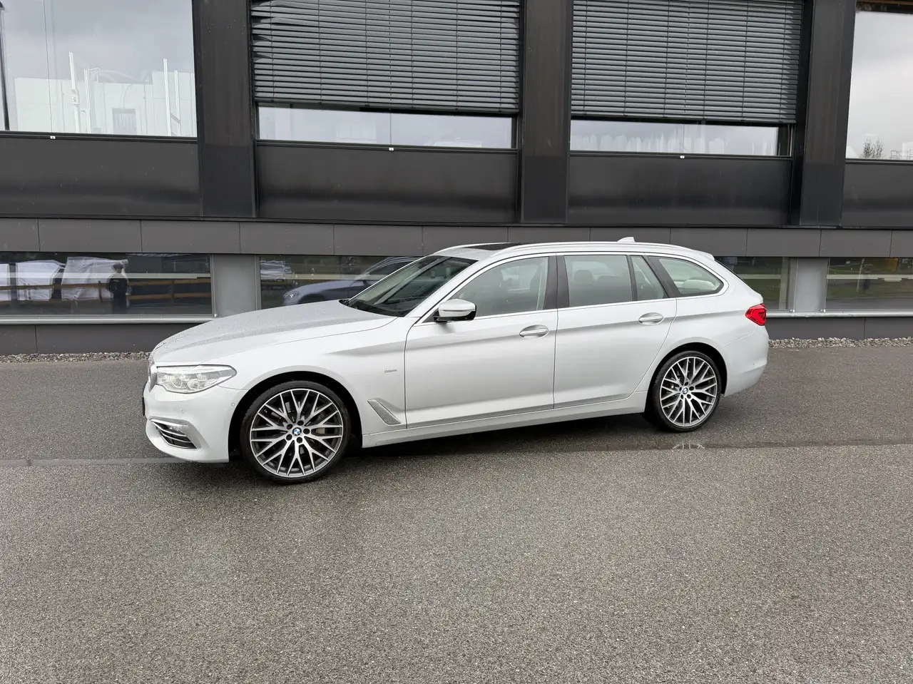 BMW 530