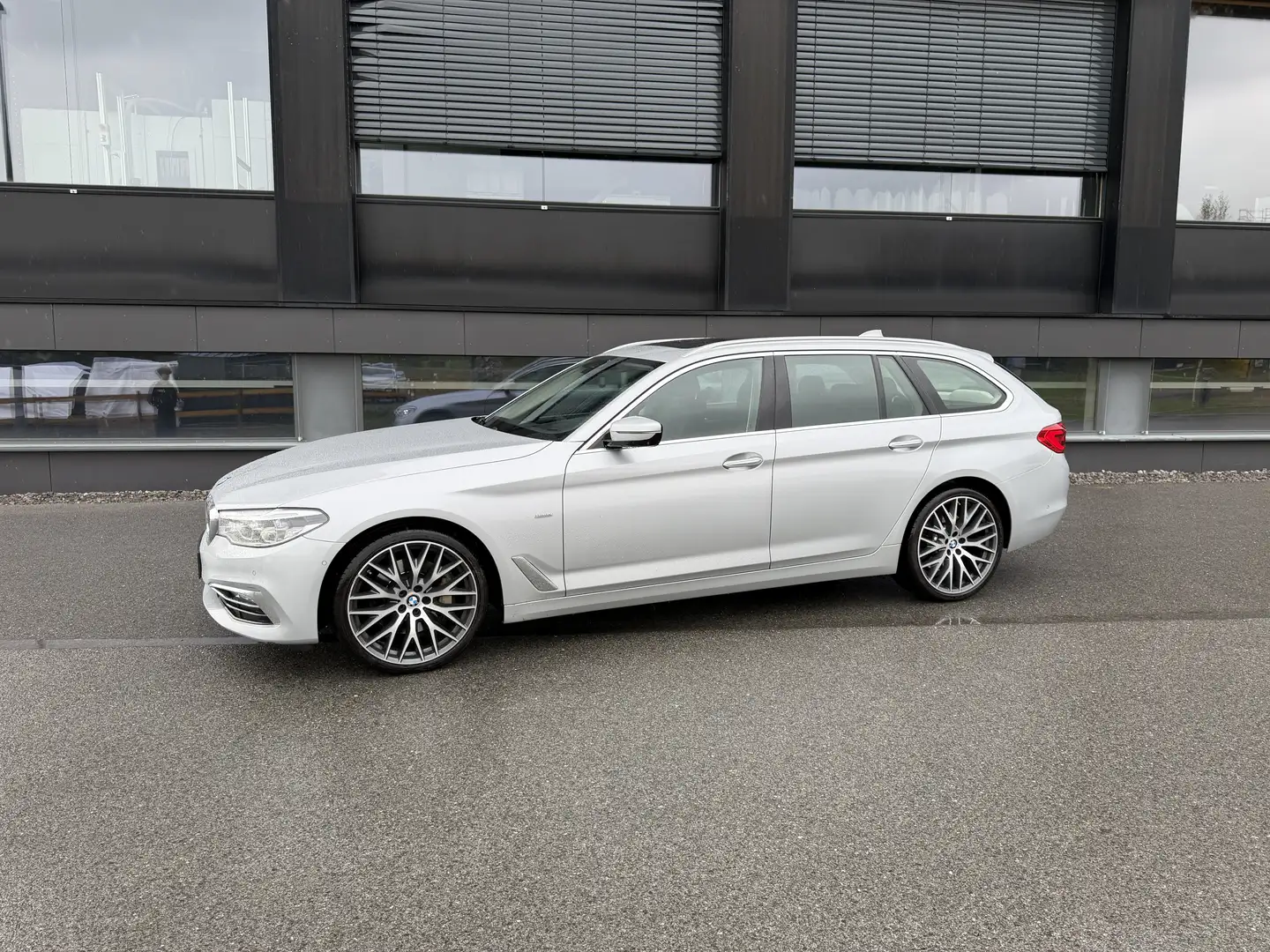 BMW 530 530d xDrive Touring Aut. - 1