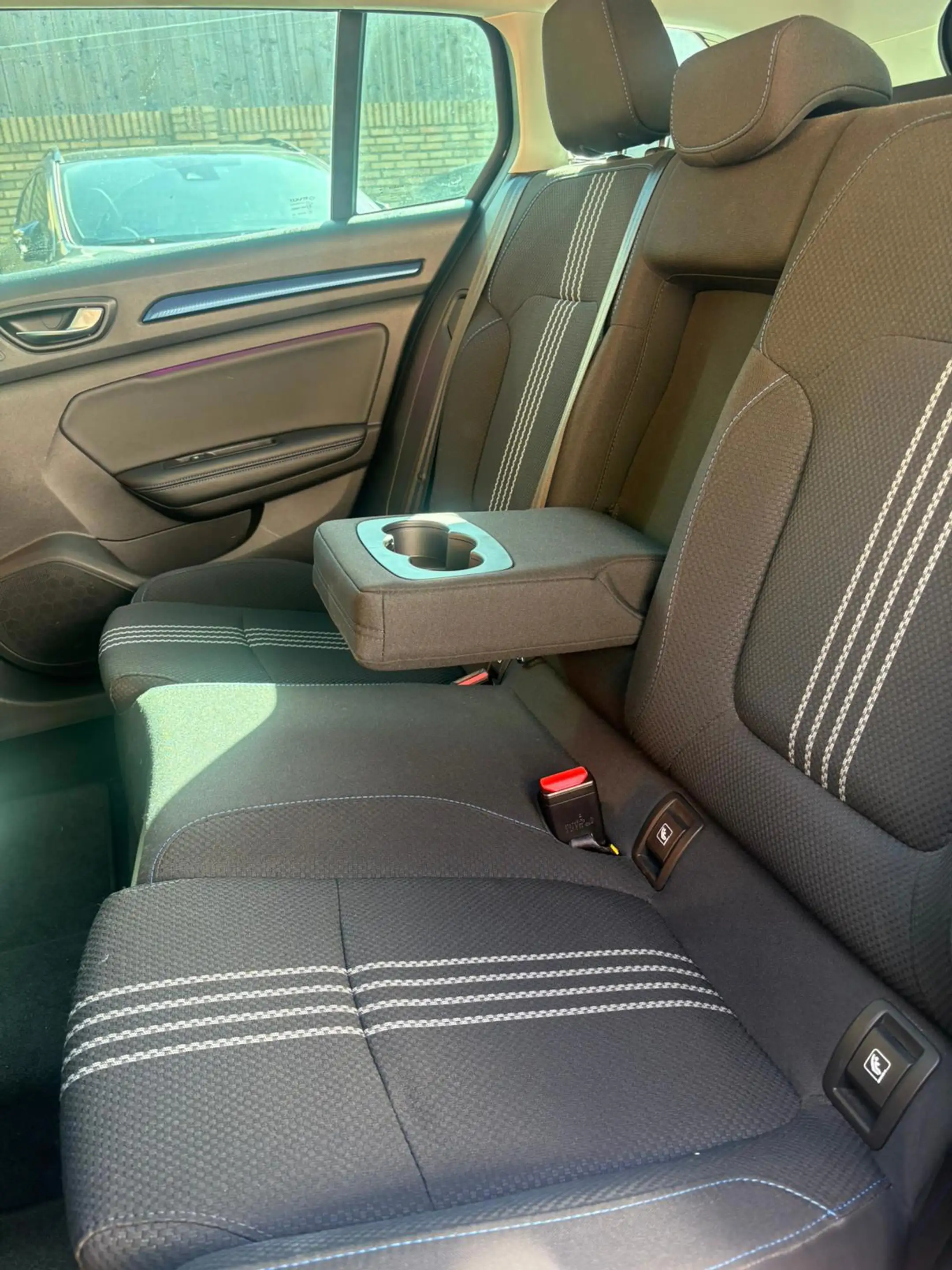 Renault Megane Estate 1.3 TCe GT-Line — photo 24